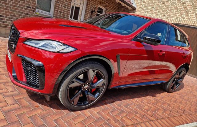 Jaguar F-PACE 5.0 P550 V8 SVR Panoramadak Head-Up Carbon 22 Inch zomer en 21 Inch winterInch