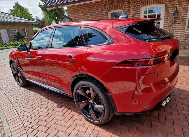 Jaguar F-PACE 5.0 P550 V8 SVR Panoramadak Head-Up Carbon 22 Inch zomer en 21 Inch winterInch