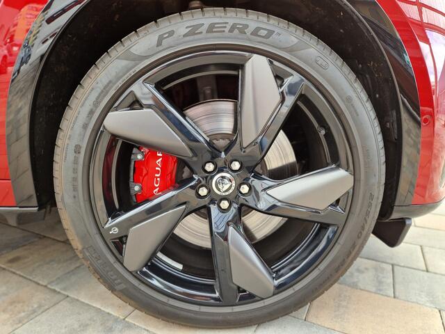 Jaguar F-PACE 5.0 P550 V8 SVR Panoramadak Head-Up Carbon 22 Inch zomer en 21 Inch winterInch