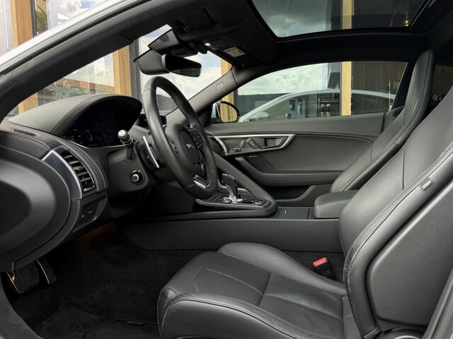 Jaguar F-TYPE P300 RWD R-Dynamic