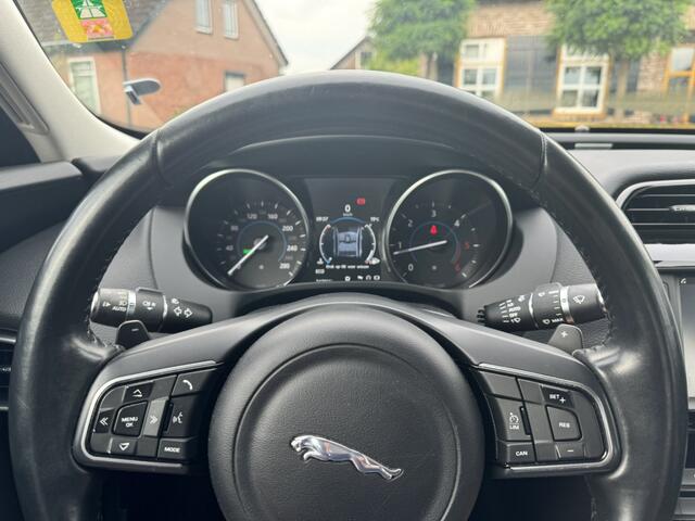 Jaguar XE 2.0 D Pure Navi/Camera/Front assist - Motorschade
