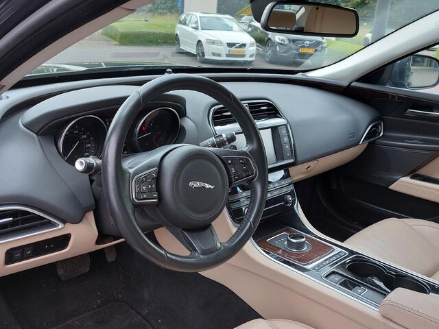 Jaguar XE 2.0 D 163pk Automaat Portfolio Premium Business Pack | Origineel NL | Navi | Bi-Xenon | Clima | Cruise | Leder+Verwarmd+Elek.Verstel | Pdc V+A+Camera | Rijstrook+Licht+Regensensor | 19''lm