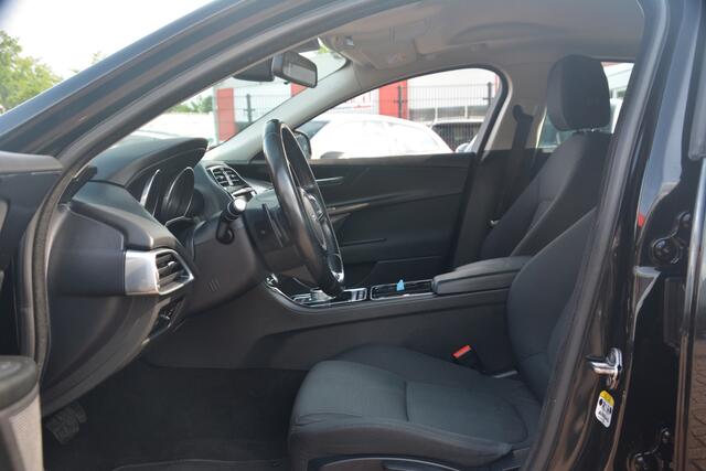 Jaguar XE 2.0 Prestige | Navigatie | Camera | Cruise-control | NL auto!! |