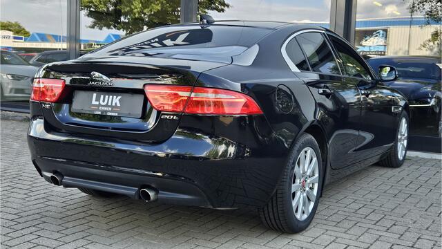 Jaguar XE 2.0 Prestige + XENON + VOLLEER + NAVIGATIE