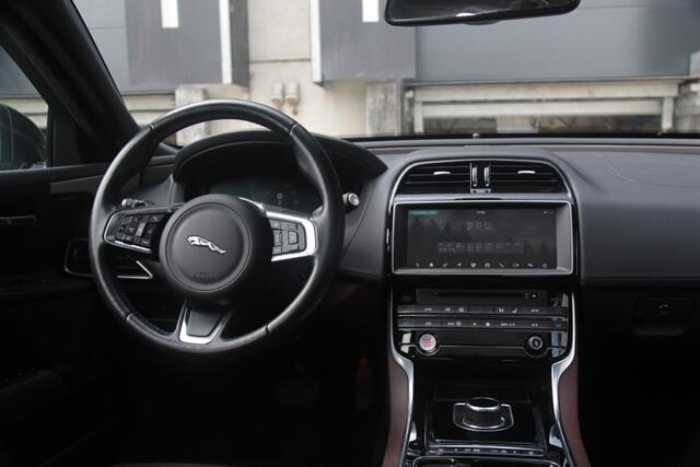 Jaguar XE 2.0 Portfolio