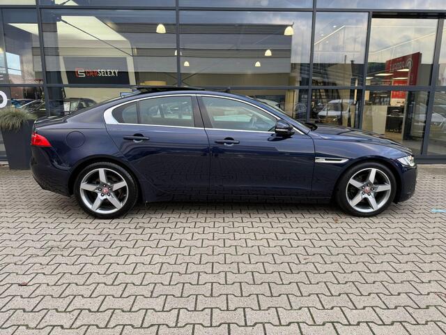 Jaguar XE 2.0 D Portfolio *Schuif-/Kanteldak & Trekhaak*