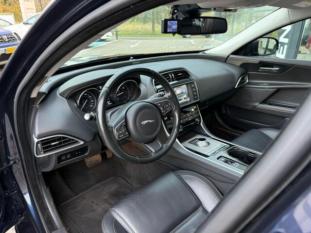 Jaguar XE 2.0 D Portfolio *Schuif-/Kanteldak & Trekhaak*