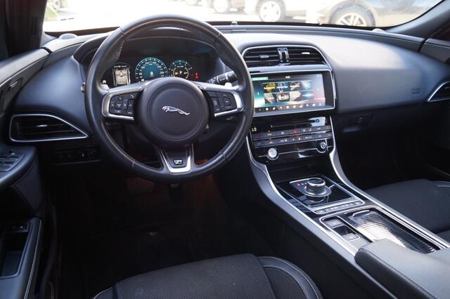 Jaguar XE 2.0T 200pk Automaat R-Sport -NAVI-ECC-PDC-