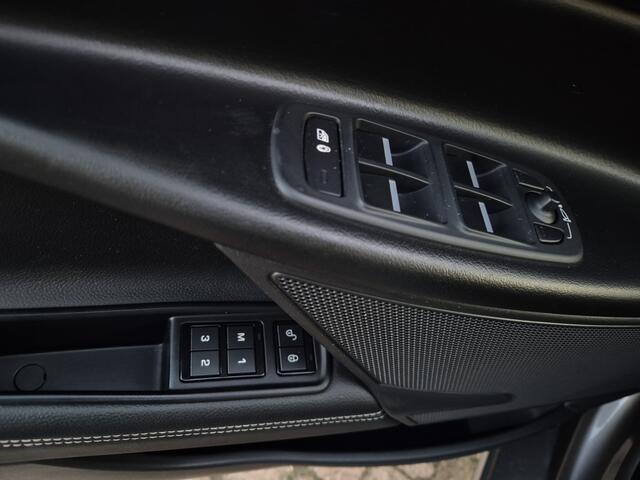 Jaguar XE 2.0 D R-Sport