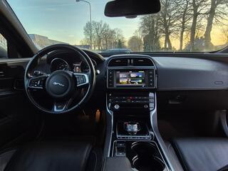 jaguar-xe-2.0-d-r-sport