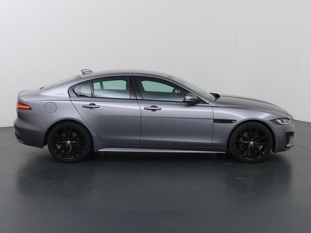 Jaguar XE 2.0 P250 R-Dynamic S | 360 Camera | Apple CarPlay/Android Auto | 14-Wegs elec.verstelbare stoelen | LED | Lederen Interieur | Black Pack | Adaptieve Cruise Control | Stoelverwarming Voor + Achter | Navigatie Pro | DAB |