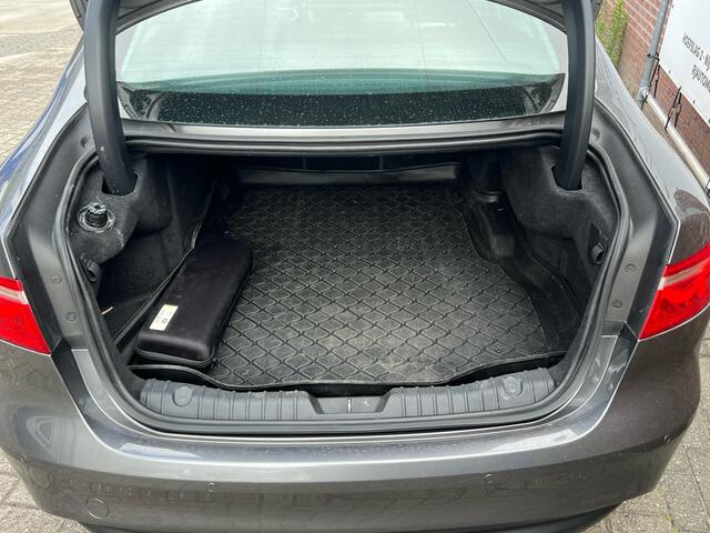 Jaguar XF 2.0d Portfolio