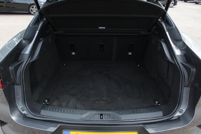 Jaguar i-Pace EV400 HSE 90 kWh / Trekhaak / Panoramadak / 360Camera / Head-up / Luchtvering / Meridian / Keyless / 20'' / Leder / Navigatie / Stoelverwarming