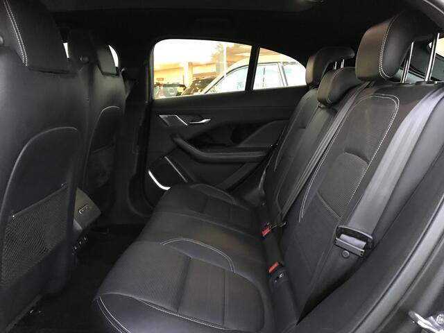 Jaguar i-Pace EV400 HSE 90 kWh | Rijklaar incl garantie | Panoramadak Trekhaak Navigatie Stoelverwarming