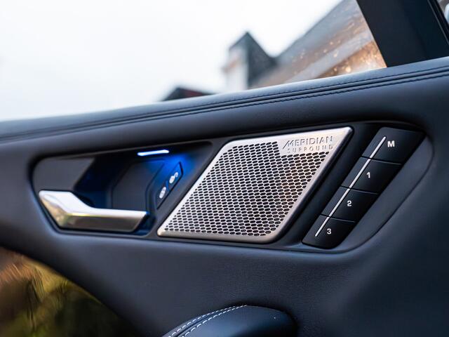 Jaguar i-Pace EV400 First Edition 90 kWh PANO ALCANTARA HEMEL CAMERA TREKHAAK HUD 22 INCH BOMVOL!!