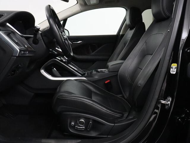 Jaguar i-Pace EV400 HSE 90 kWh | Panoramadak | Head-Up | Luchtvering | 360 Camera | Stoelverwarming | Adaptive cruise | Matrix LED | Carplay | Leder | Meridian Surround | Navigatie | Park Assist