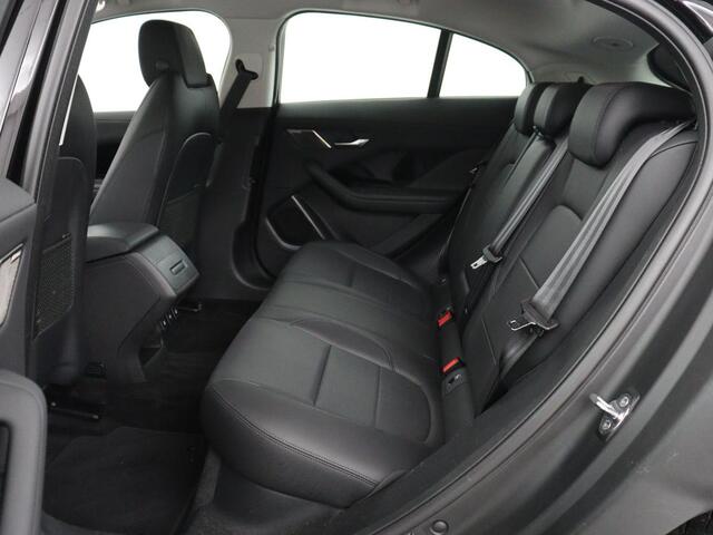 Jaguar i-Pace EV400 Business Edition S 90 kWh SOH 94,2% | Carplay | Navigatie | Standkachel | Panoramadak | Camera | Adaptive cruise | Elektrische achterklep | Climate control
