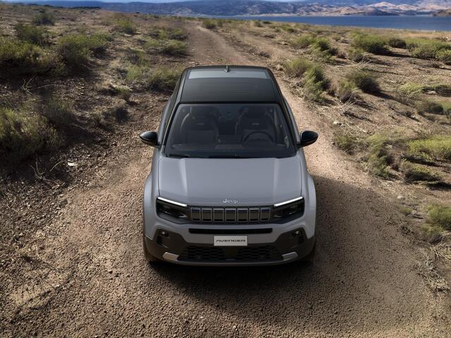 Jeep Avenger Summit 54 kWh | Winter Pack | Infotainment& Convience Pack | Schuif/Kanteldak | Warmtepomp | Bicolore lak