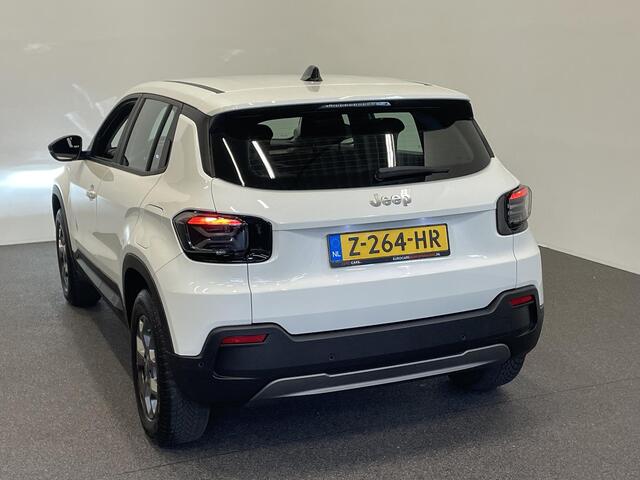 Jeep Avenger Longitude Automaat 54 kWh Navigatie Apple Carplay/Android Auto Climate Control Cruise Control Lichtmetalen Velgen Dab Keyless Parkeer Sensoren