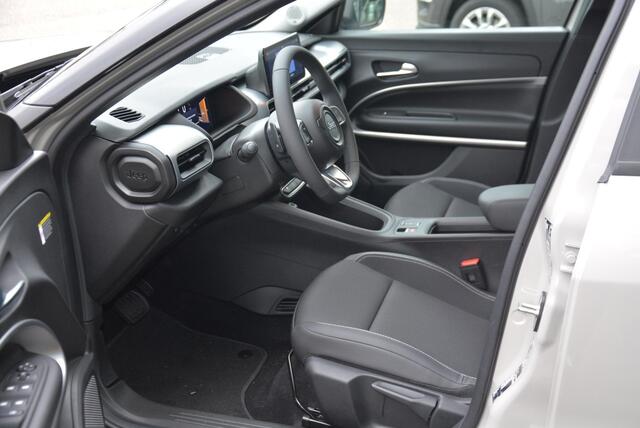 Jeep Avenger 1.2 e-Hybrid Altitude | JBL sound | 360 camera | elektr klep