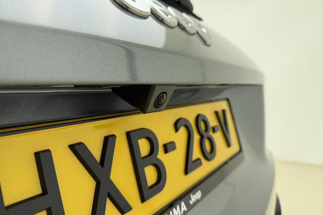 Jeep Avenger 1.2 e-Hybrid Summit Automaat | Panoramisch Schuifdak | Navigatie | Lederen bekleding | Camera | Stoelverwarming | Keyless | Electrische achterklep