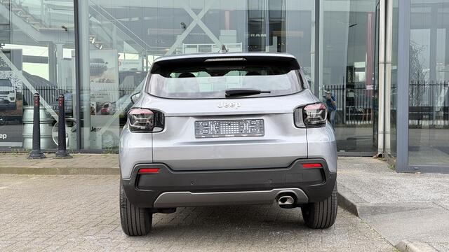 Jeep Avenger 1.2 e-Hybrid Longitude | Infotainment pack | Winter pack