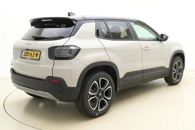 Jeep Avenger Summit 54 kWh | Panoramadak | Elektrische kofferklep | Camera | LED projector koplampen | 18'' lichtmetalen velgen | Warmtepomp | Voorruitverwarming | Two-tone lak