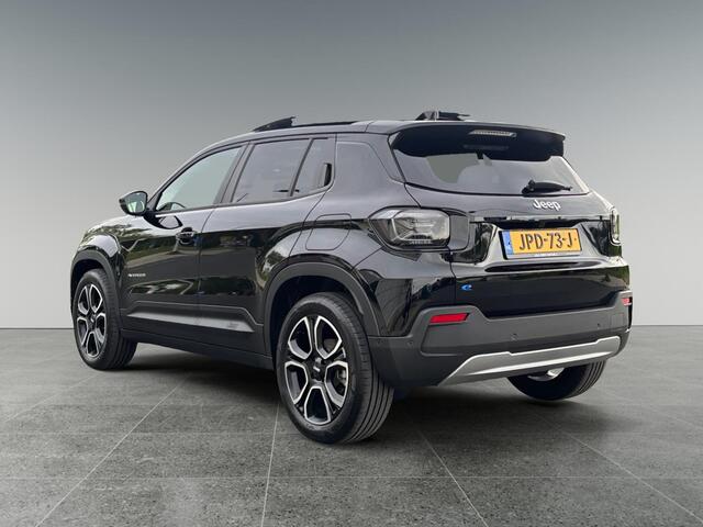 Jeep Avenger Summit 54 kWh | Schuif/Kanteldak | Elektr. achterklep | Adapt. Cruise | Stoelverw. |