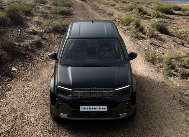 Jeep Avenger 1.2 e-Hybrid Black Edition VOORRAAD - CONVENIENCE PACK - 8 JAAR GARANTIE