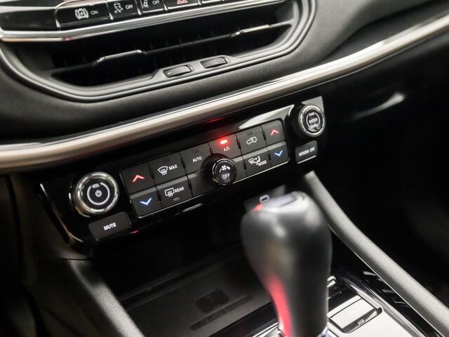 Jeep COMPASS 4xe 240 Plug-in Hybrid Electric Upland Sport 240Pk Automaat (VIRTUAL COCKPIT, APPLE CARPLAY, 360 CAMERA, LEDER, GROOT NAVI, SPORTSTOELEN, KEYLESS, ADAPTIVE CRUISE, LANE ASSIST, NIEUWSTAAT)