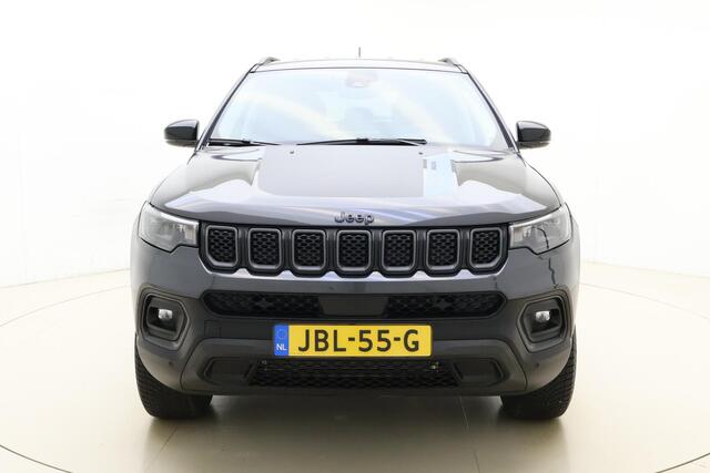 Jeep COMPASS 4xe 240 Plug-in Hybrid Electric Trailhawk | Navigatie | Lichtmetalen velgen | Keyless | Camera | Dakrails | Half lederen bekleding | Rxtra getint glas | Draadloze telefoonlader