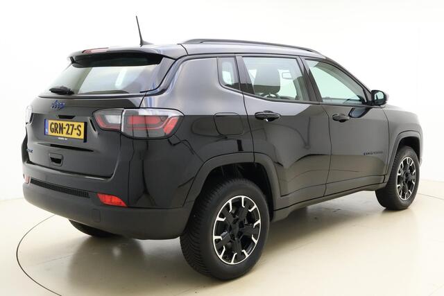 Jeep COMPASS 4xe 240 Plug-in Hybrid Electric Overland | Navigatie via Carplay | Camera | Keyless | Lichtmetalen velgen | Cruise control | Dakrails | Half leder