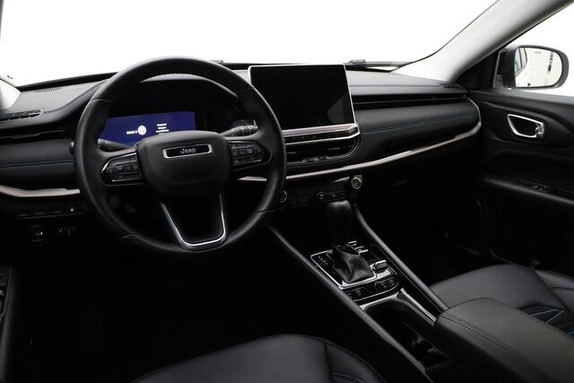 Jeep COMPASS 4xe 240 Plug-in Hybrid Electric S Automaat | Navigatie | Lederen bekleding | Camera | Keyless | Zwart dak | Dakrails | Lichtmetalen velgen black | Climate control