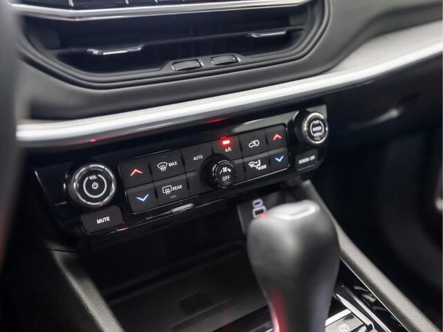 Jeep COMPASS 4xe 240 Plug-in Hybrid Electric S Automaat 240Pk (GROOT NAVI, APPLE CARPLAY, CAMERA, LEDER, ELEKTRISCHE STOELEN, CRUISE, CLIMATE, NIEUWE APK, NIEUWSTAAT)