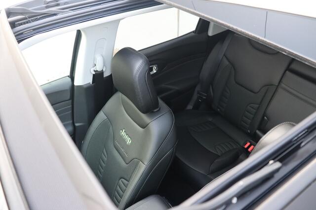 Jeep COMPASS 4xe 240 PK Hybrid North Star | Pano | Safety | Winter | 18"