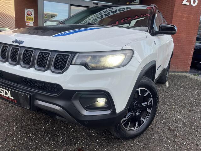 Jeep COMPASS 4xe 240 Plug-in Hybrid Electric Trailhawk // LED // KEYLESS // CAMERA+SENSOREN // LEDER // NAVI+CARPLAY //