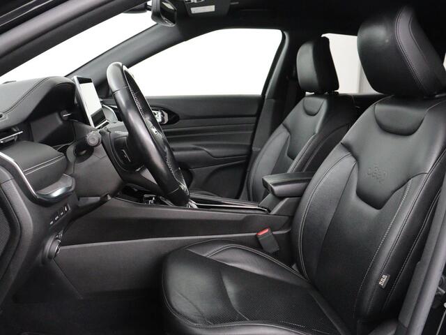 Jeep COMPASS 4xe 240 Plug-in Hybrid Electric S | Stoel & stuurverwarming | Trekhaak | Adaptive cruise | 360 Camera | Leder | Full LED | Carplay | 19'' | Keyless | Navigatie | PHEV