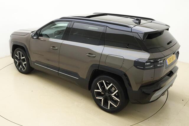 Jeep COMPASS First Edition 74 kWh | Nu in de showroom! | Camera's rondom | Focal audio | Elektrische achterklep | 20'' lichtmetalen velgen | Warmtepomp | Elektrische stoelen/massagestoel