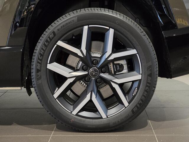 Jeep COMPASS First Edition 74kWh 213pk | Hi-Fi FOCAL® | PANODAK | STOELMASSAGE | WARMTEPOMP | 20 INCH LM-VELGEN | ISOFIX |