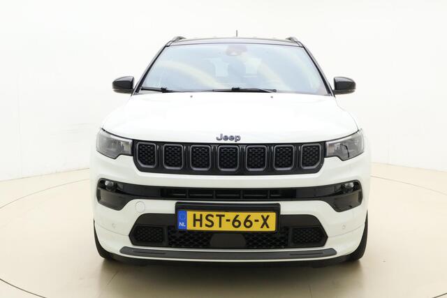 Jeep COMPASS 4xe 240 Plug-in Hybrid Electric S Automaat | Navigatie | Lederen bekleding | Camera | Keyless | Zwart dak | Dakrails | Lichtmetalen velgen black | Climate control