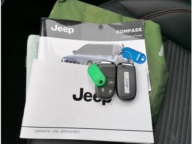 Jeep COMPASS 1.5T e-Hybrid High Altitude Stuur en stoelverwarming.