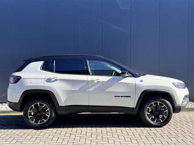 Jeep COMPASS 4xe 240 Plug-in Hybrid Electric Trailhawk | Camera | Leder | Apple Carplay/Android Auto | Navigatie | Cruise control