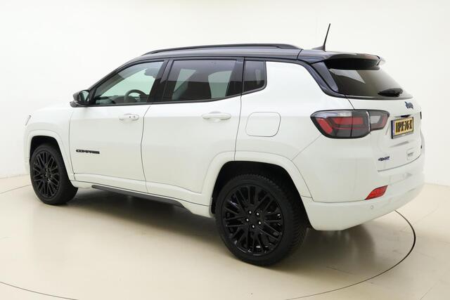 Jeep COMPASS 4xe 240 Plug-in Hybrid Electric S Automaat | Navigatie | Lederen bekleding | Camera | Keyless | Zwart dak | Dakrails | Lichtmetalen velgen black | Climate control
