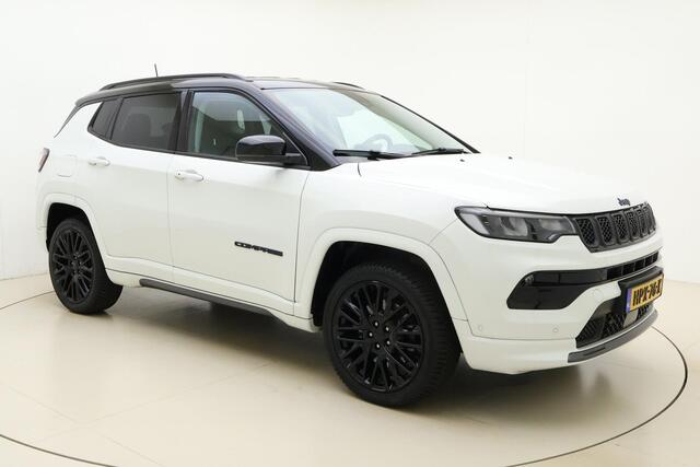 Jeep COMPASS 4xe 240 Plug-in Hybrid Electric S Automaat | Navigatie | Lederen bekleding | Camera | Keyless | Zwart dak | Dakrails | Lichtmetalen velgen black | Climate control