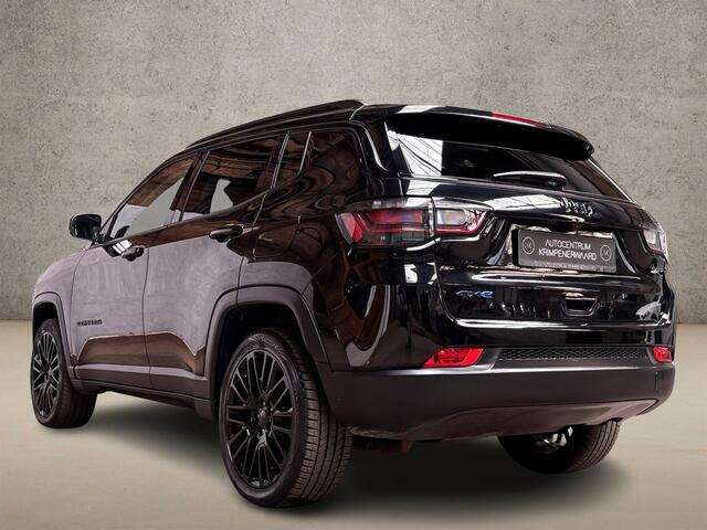Jeep COMPASS 4xe 240 Plug-in Hybrid Electric Upland 240Pk Automaat (VIRTUAL COCKPIT, BLACK PACK, APPLE CARPLAY, GROOT NAVI, CAMERA, LEDER, SPORTSTOELEN, ADAPTIVE CRUISE, GETINT GLAS, NIEUWSTAAT)