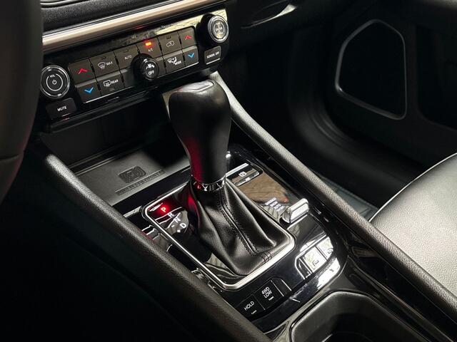 Jeep COMPASS 4xe 240 Plug-in Hybrid Electric Upland 240Pk Automaat (VIRTUAL COCKPIT, BLACK PACK, APPLE CARPLAY, GROOT NAVI, CAMERA, LEDER, SPORTSTOELEN, ADAPTIVE CRUISE, GETINT GLAS, NIEUWSTAAT)