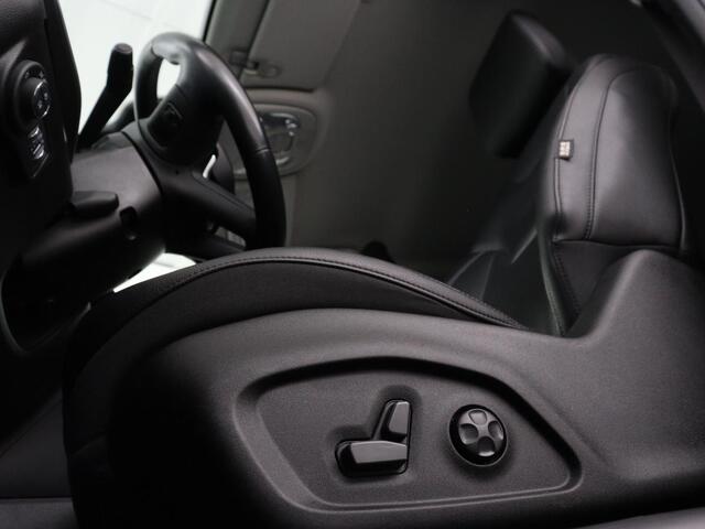 Jeep COMPASS 4xe 240 Plug-in Hybrid Electric S | Leder | Stoelverwarming | 360 Camera | Adaptive cruise | Alpine Sound | Stuurverwarming | Side Assist | Navigatie | Digital Cockpit | PHEV | Plug In