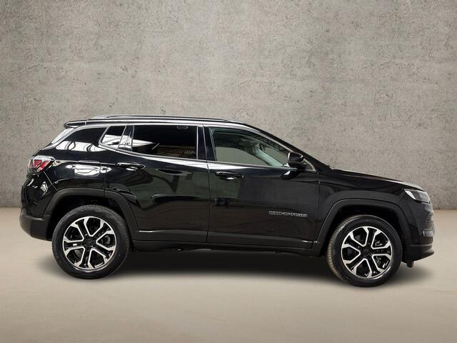 Jeep COMPASS 4xe 190 Plug-in Hybrid Electric Night Eagle 190Pk Automaat (VIRTUAL COCKPIT, APPLE CARPLAY, GROOT NAVI, KEYLESS, CAMERA, LEDER, SPORTSTOELEN, ADAPTIVE CRUISE, GETINT GLAS, NIEUWSTAAT)