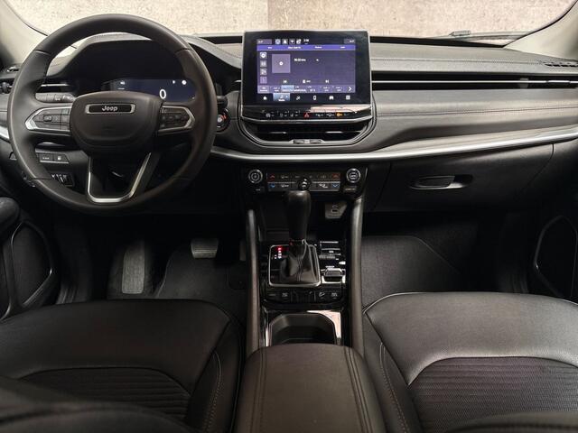 Jeep COMPASS 4xe 190 Plug-in Hybrid Electric Night Eagle 190Pk Automaat (VIRTUAL COCKPIT, APPLE CARPLAY, GROOT NAVI, KEYLESS, CAMERA, LEDER, SPORTSTOELEN, ADAPTIVE CRUISE, GETINT GLAS, NIEUWSTAAT)