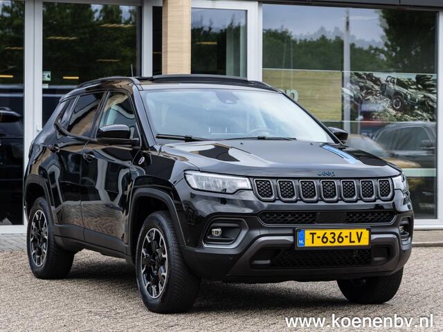Jeep COMPASS 4XE 240 4x4 Autom. PHEV Trailhawk PANO / LEER / ADAPT. CRUISE